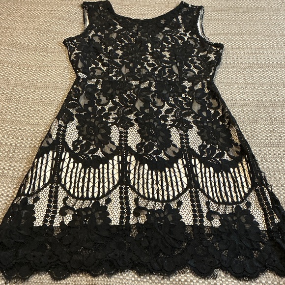 MSLG Dresses & Skirts - Chic Black Lace Midi Dress with cream lining